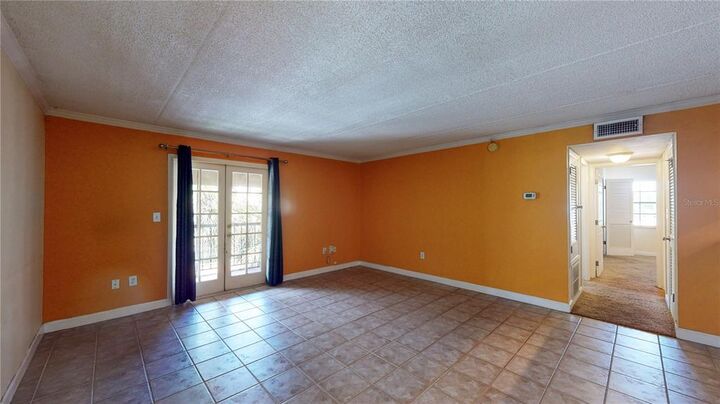 Property Photo:  107 S O'Brien Street 318  FL 33609 
