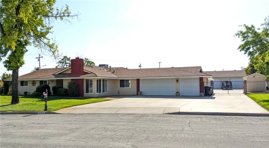 Property Photo:  12882 Cypress Street  CA 92399 