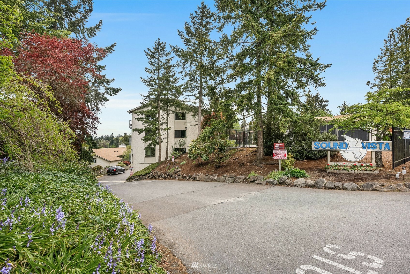 Property Photo:  13235 12th Avenue SW 633  WA 98146 