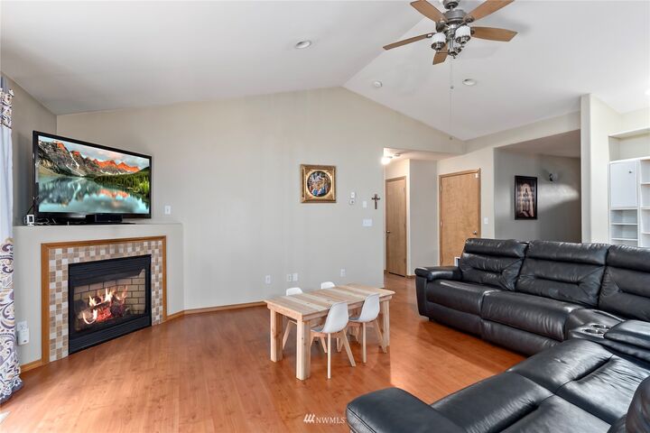 Property Photo: 1752 NW Camellia Loop WA 98277