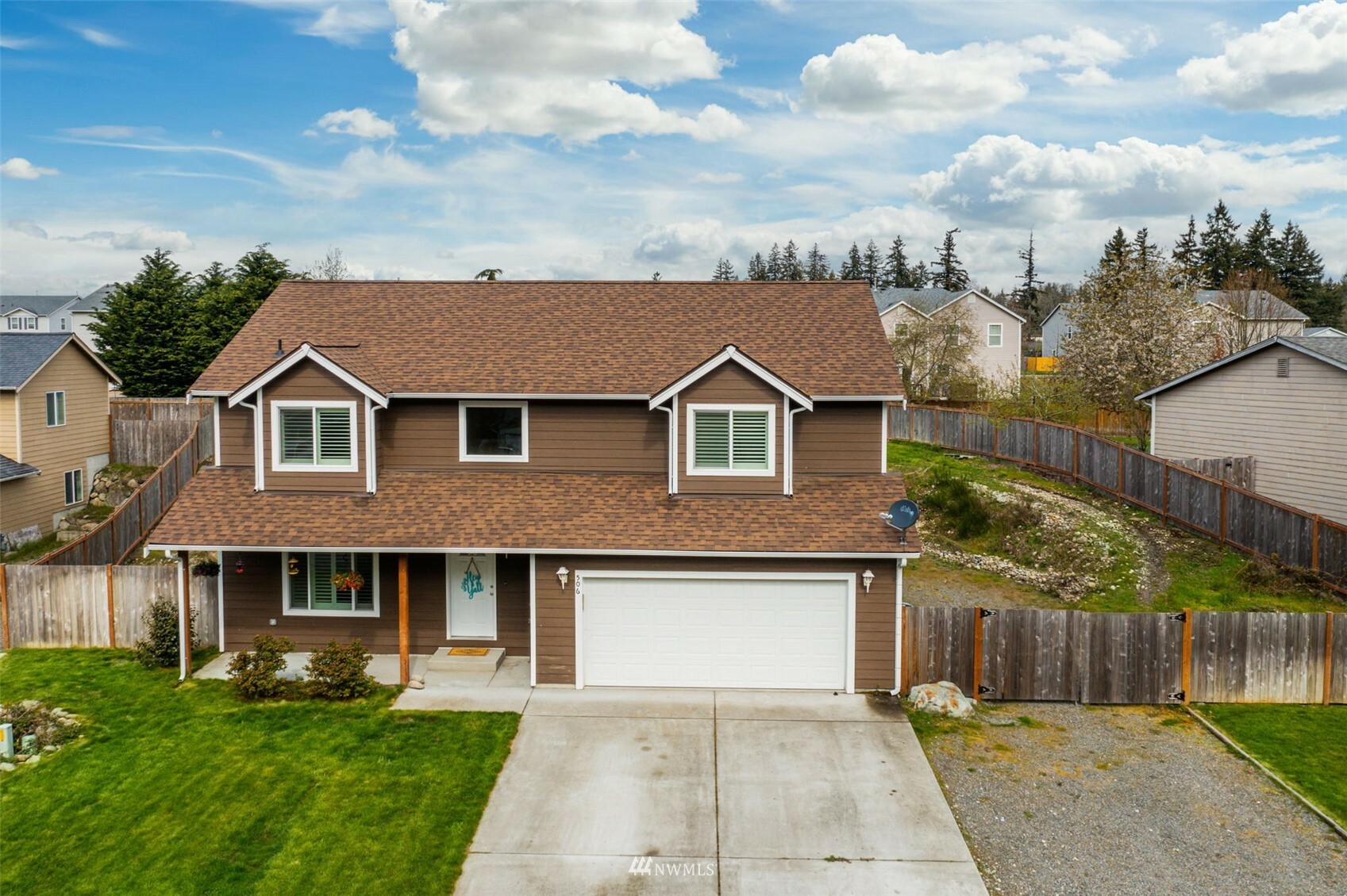 Property Photo:  506 Emerald Lane SE  WA 98576 