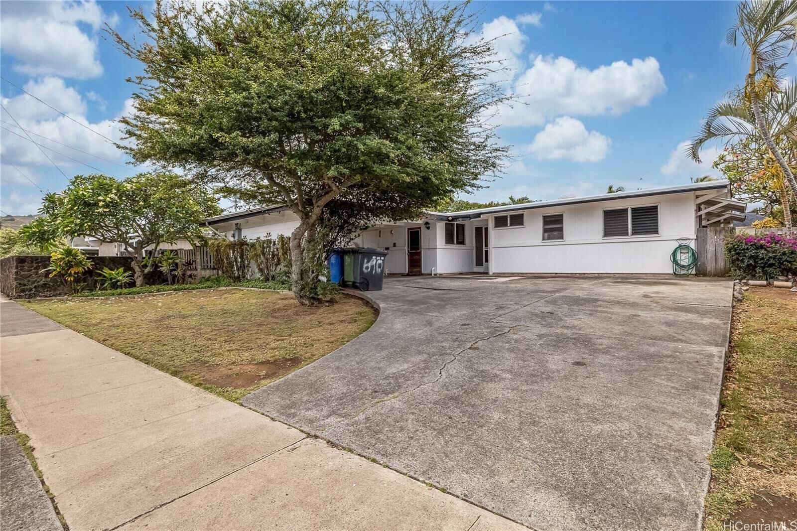 Property Photo:  690 Keolu Drive  HI 96734 