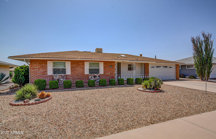 Property Photo: 10528 W Kingswood Circle AZ 85351