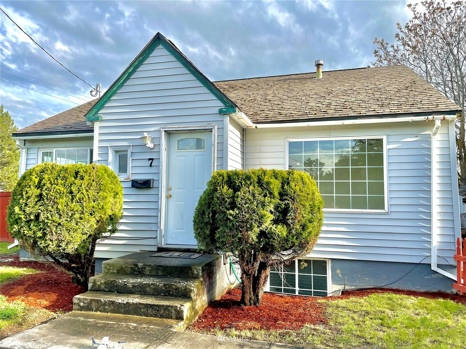 Property Photo: 7 SW 13th Street WA 99324