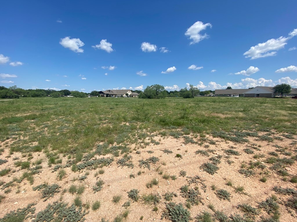 Property Photo:  5425 Knickerbocker Rd  TX 76904 