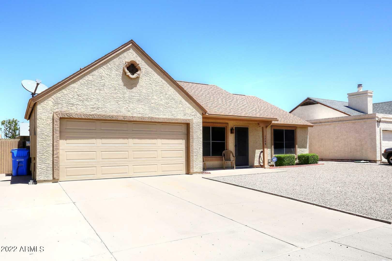 Property Photo: 1208 E Sequoia Drive AZ 85024