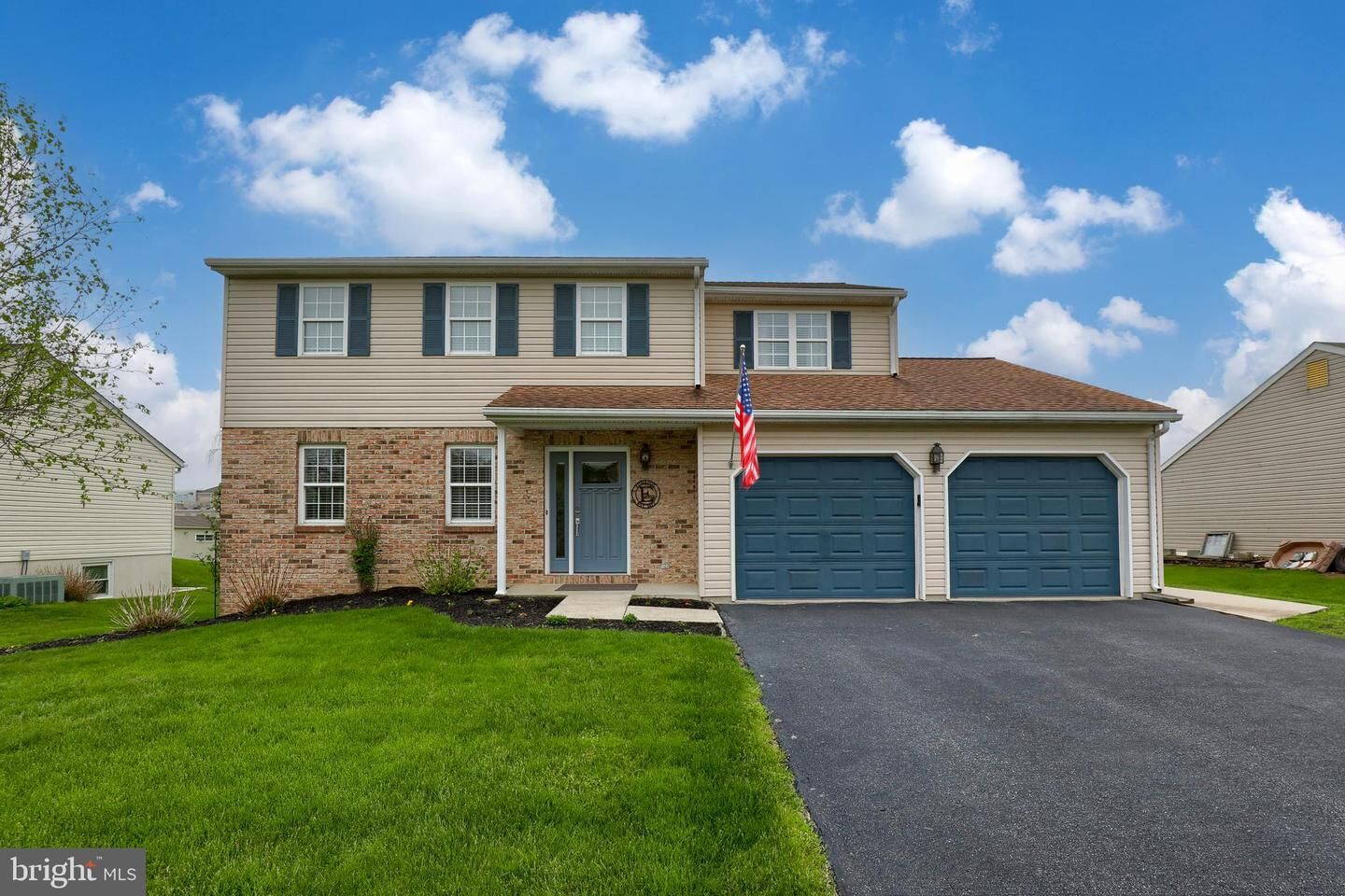Property Photo: 118 Windsock Way PA 17557