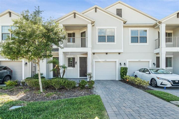 Property Photo: 453 Merry Brook Circle FL 32771