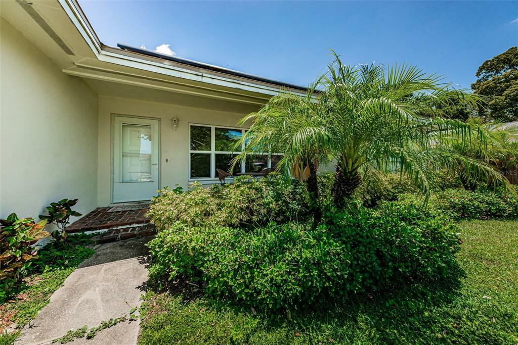 Property Photo:  1817 Bellemeade Drive  FL 33755 