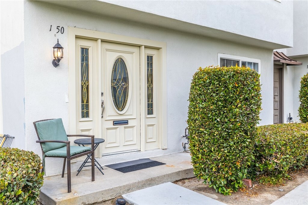 Property Photo:  1950 W Glenoaks Avenue C  CA 92801 