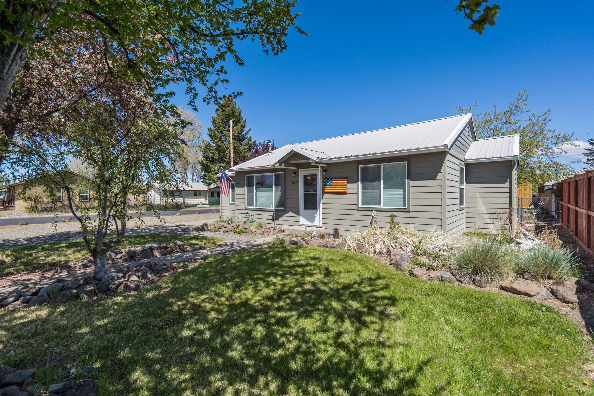 Property Photo: 1207 NE Ochoco Avenue OR 97754