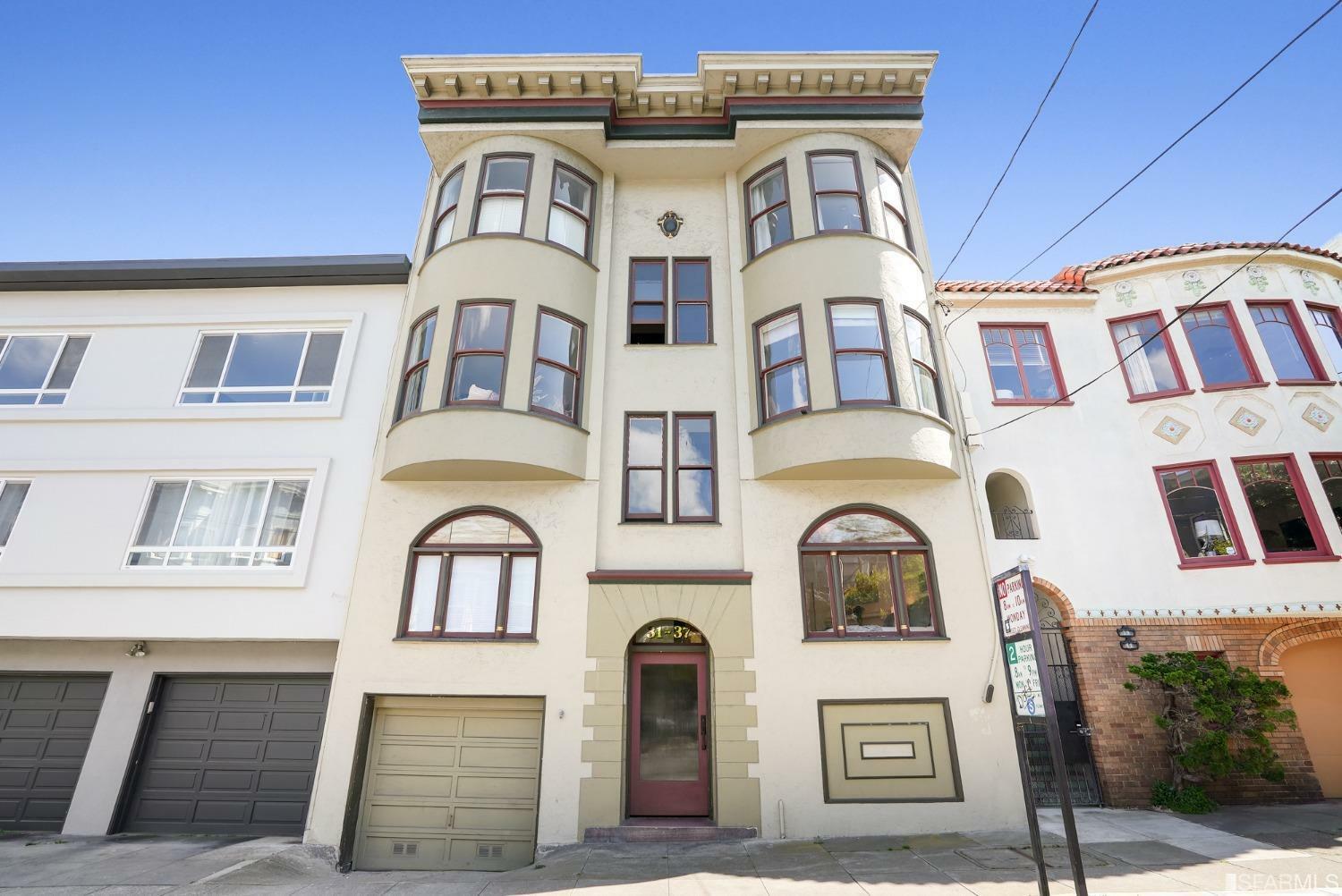 Property Photo:  31 Camp Street B  CA 94110 