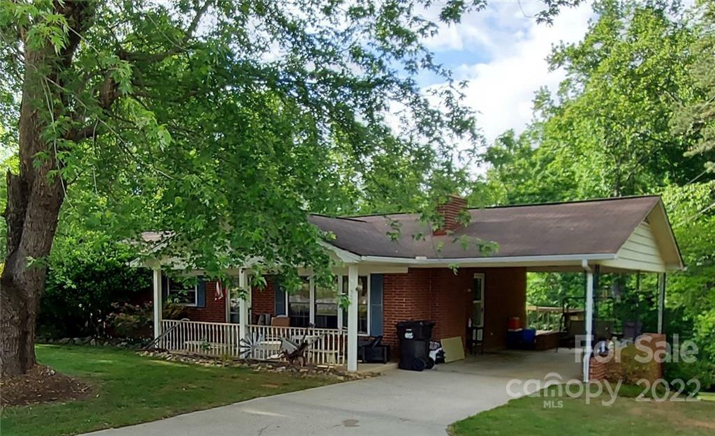 Property Photo: 330 Lovelady Road NC 28612