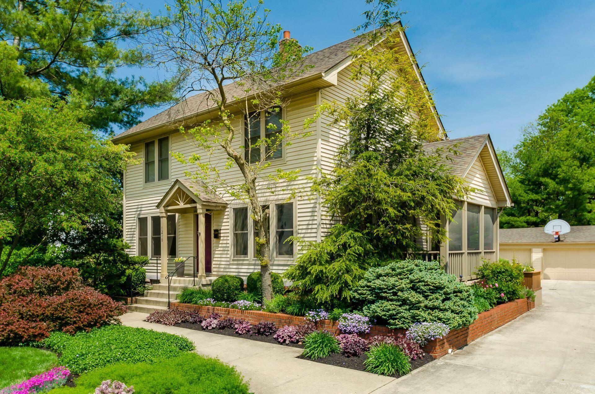 Property Photo: 1210 Elmwood Avenue OH 43212