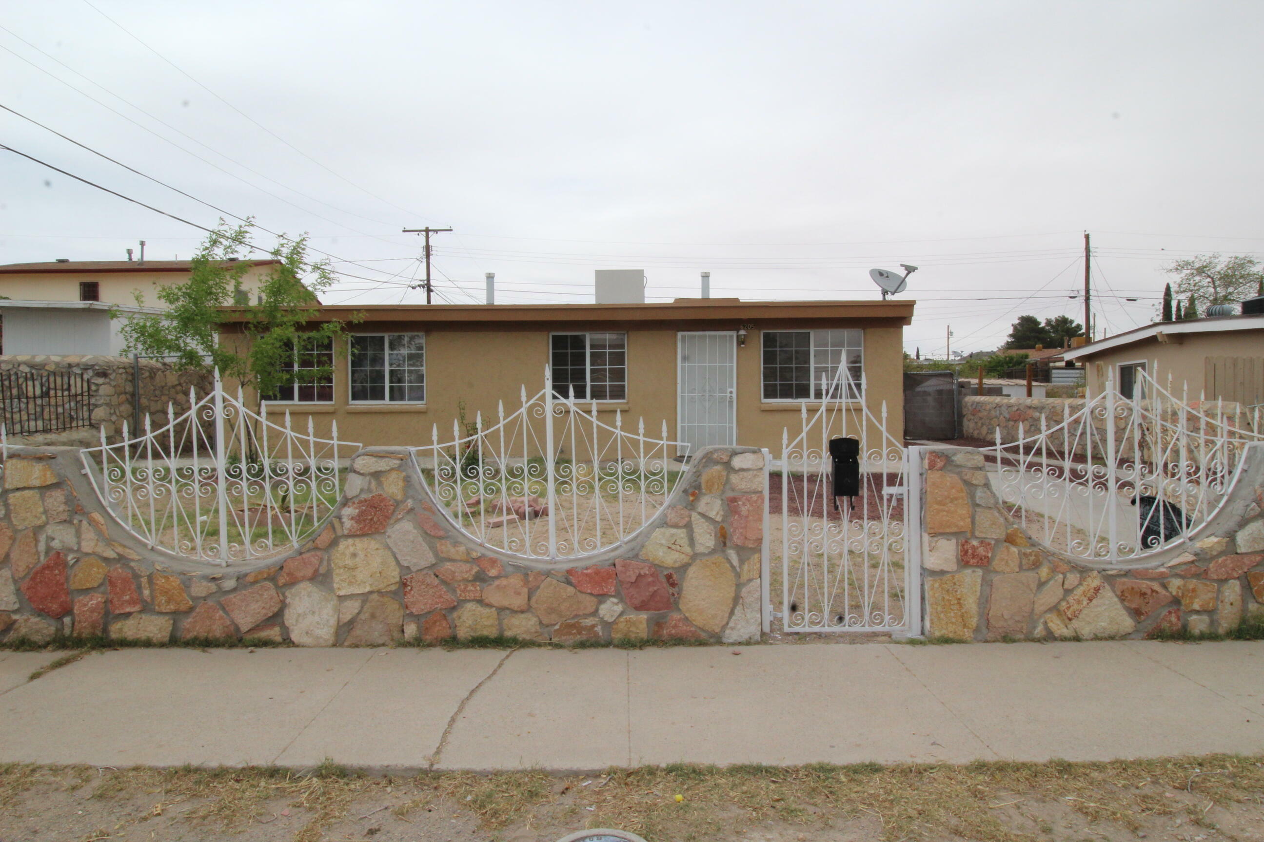 Property Photo:  6205 Taos Drive  TX 79905 