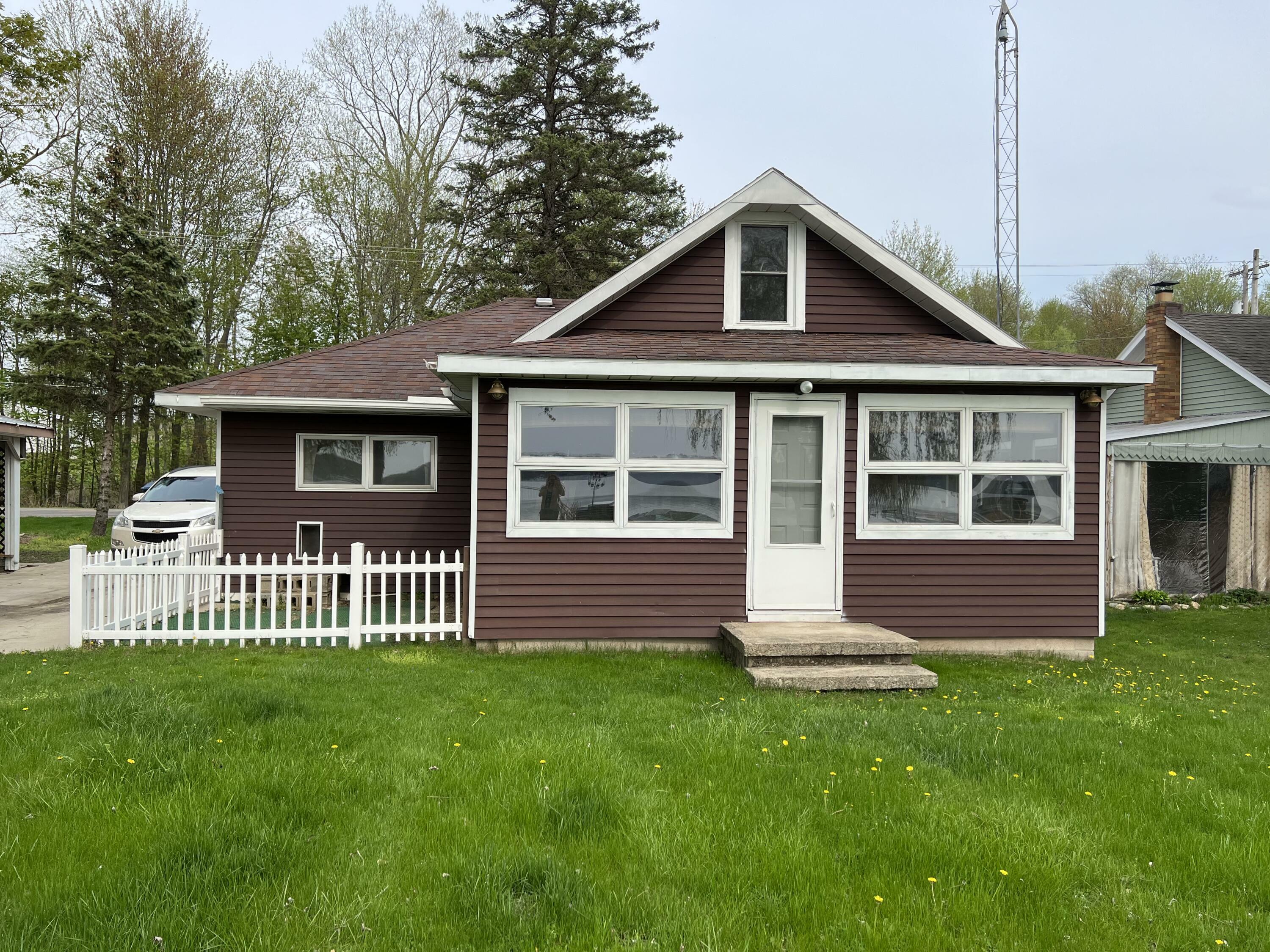 Property Photo:  474 Pentecost Highway  MI 49265 