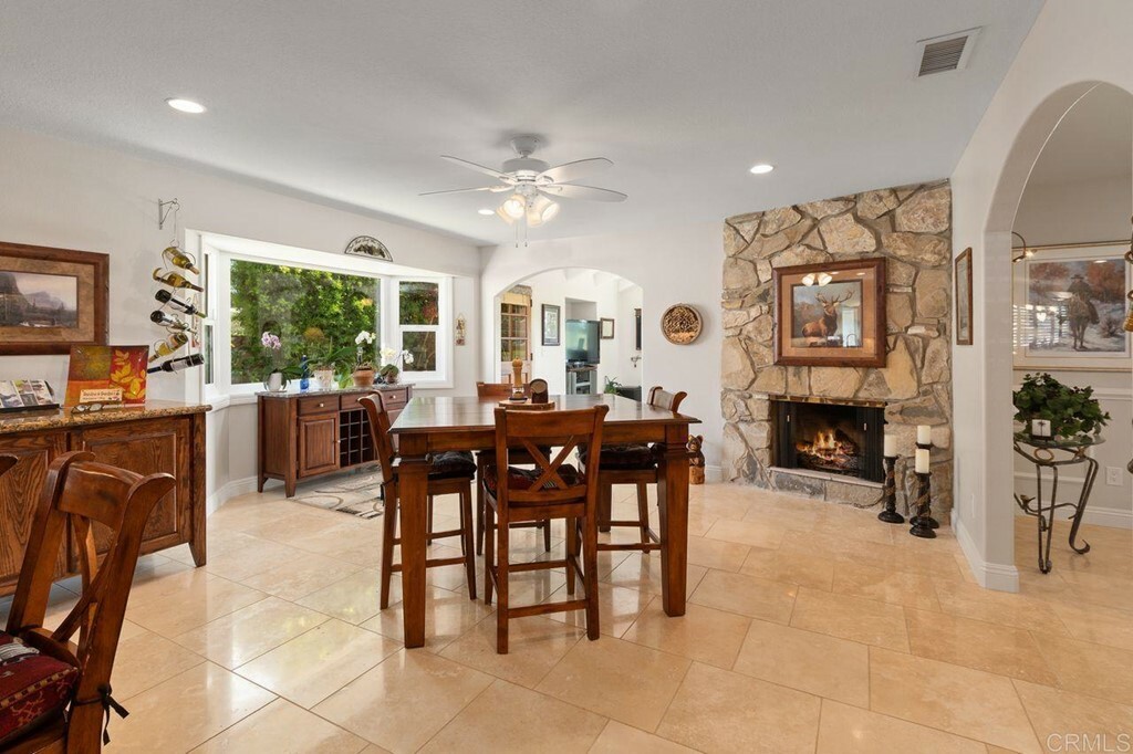 Property Photo:  1045 La Reina Drive  CA 92078 