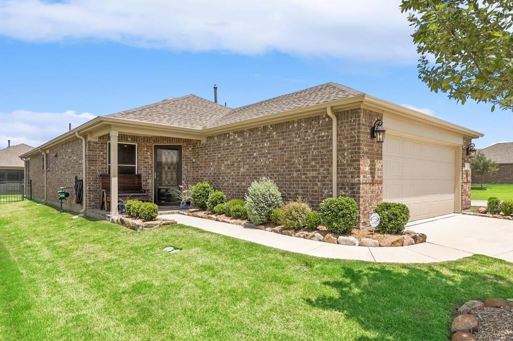 Property Photo:  3126 Bobber Street  TX 75036 