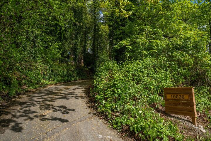 Property Photo:  10020 Redmond Woodinville Road NE  WA 98052 