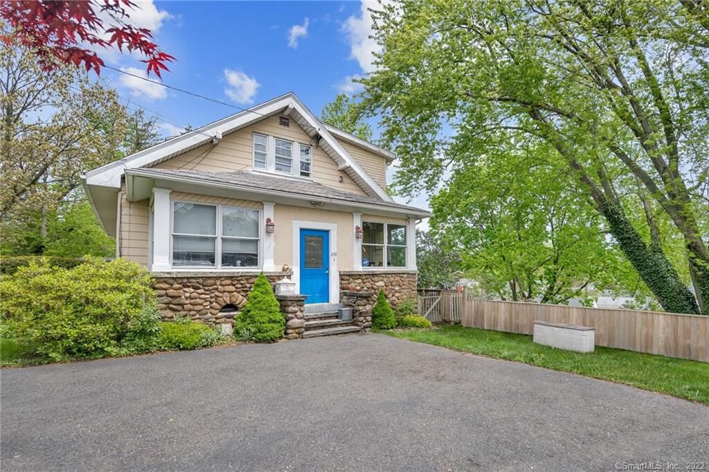 Property Photo:  659 Jones Hill Road  CT 06516 