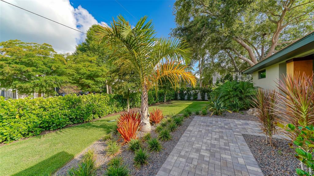 Property Photo:  959 Citrus Avenue  FL 34236 