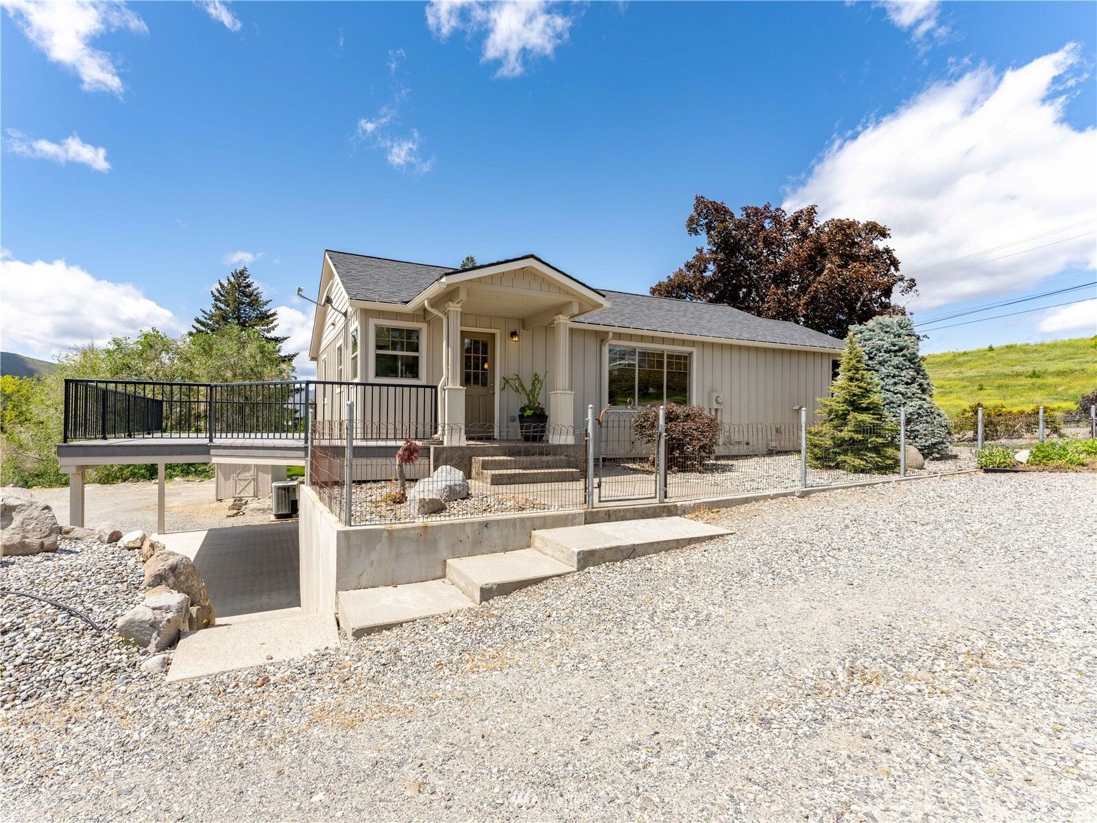 Property Photo:  2250 8th Street SE  WA 98802 