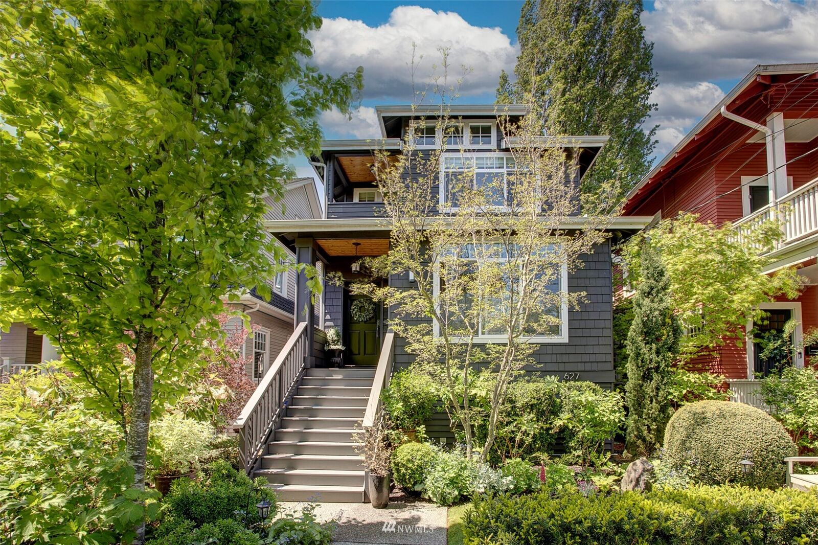 Property Photo: 627 35th Avenue WA 98122