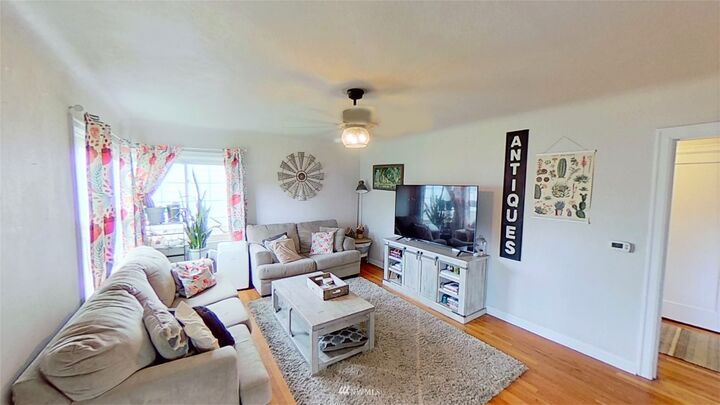 Property Photo:  1015  Rainier Avenue  WA 98312 