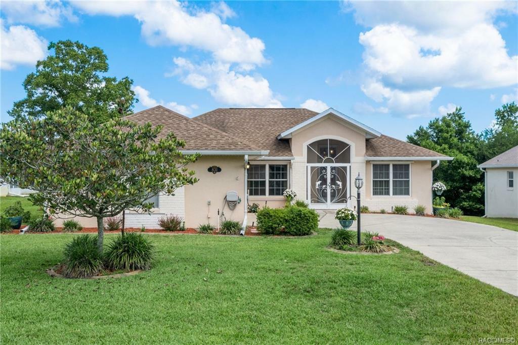 Property Photo:  831 W Colbert Court  FL 34465 