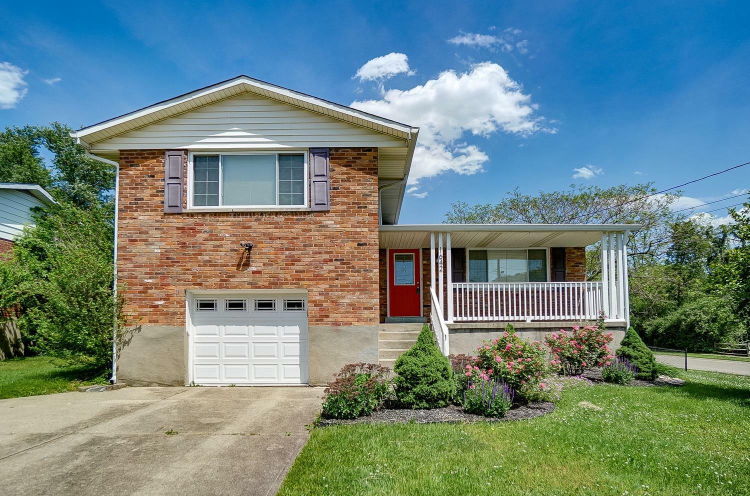 Property Photo:  1642 Collinsdale Ave  OH 45230 