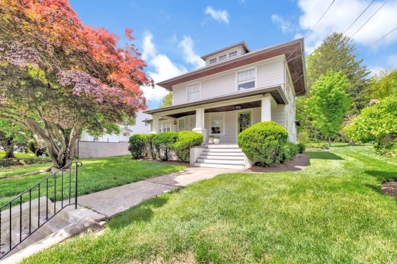 Property Photo: 738 Goffle Rd NJ 07506