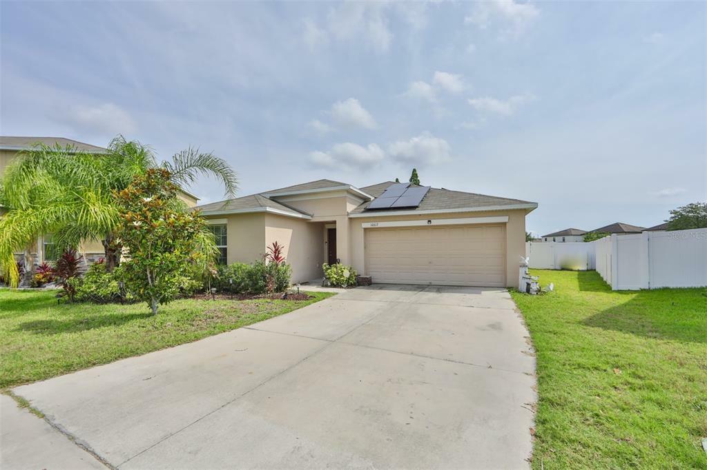 Property Photo:  10617 Standing Stone Drive  FL 33598 