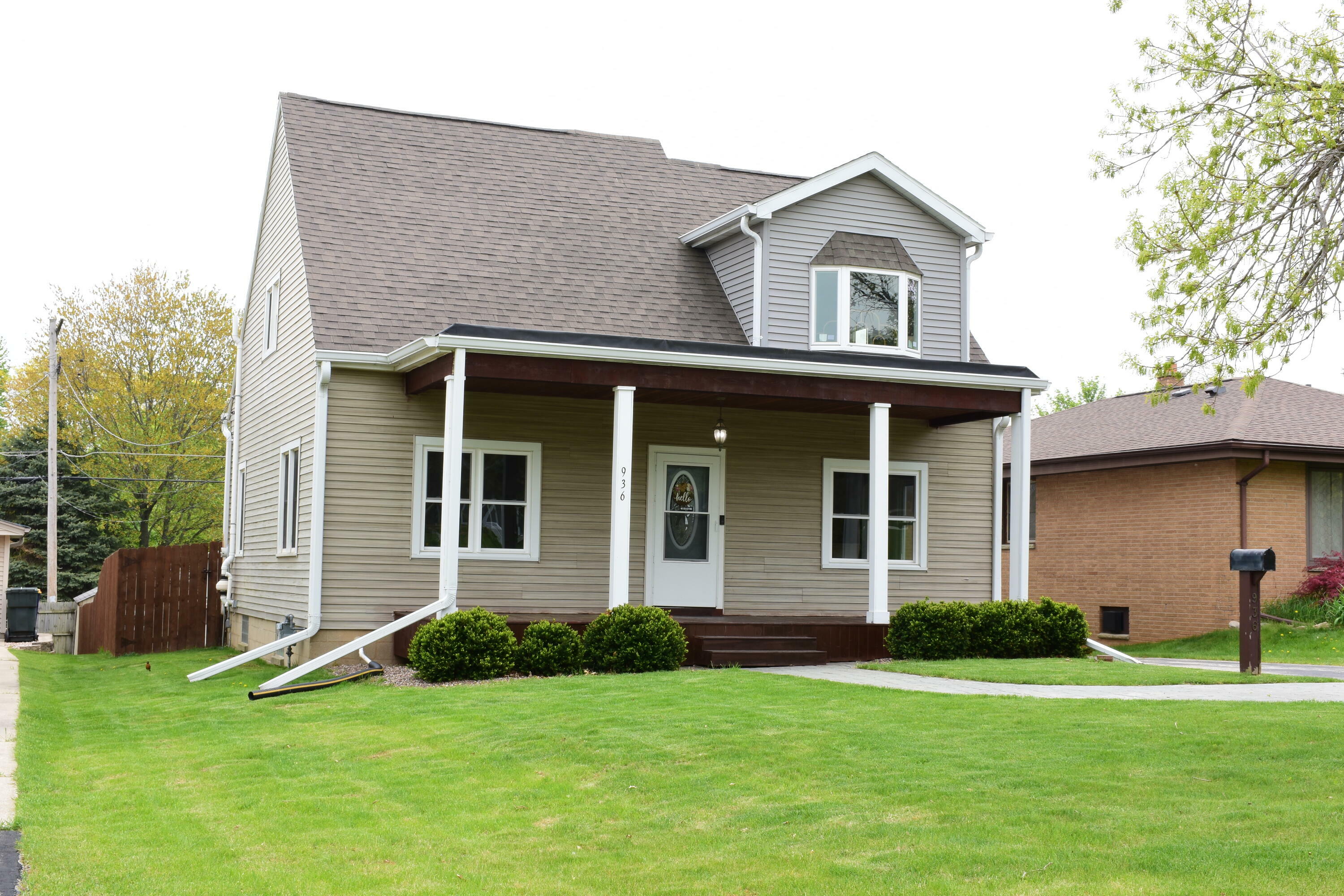 Property Photo:  936 S 124th St  WI 53214 