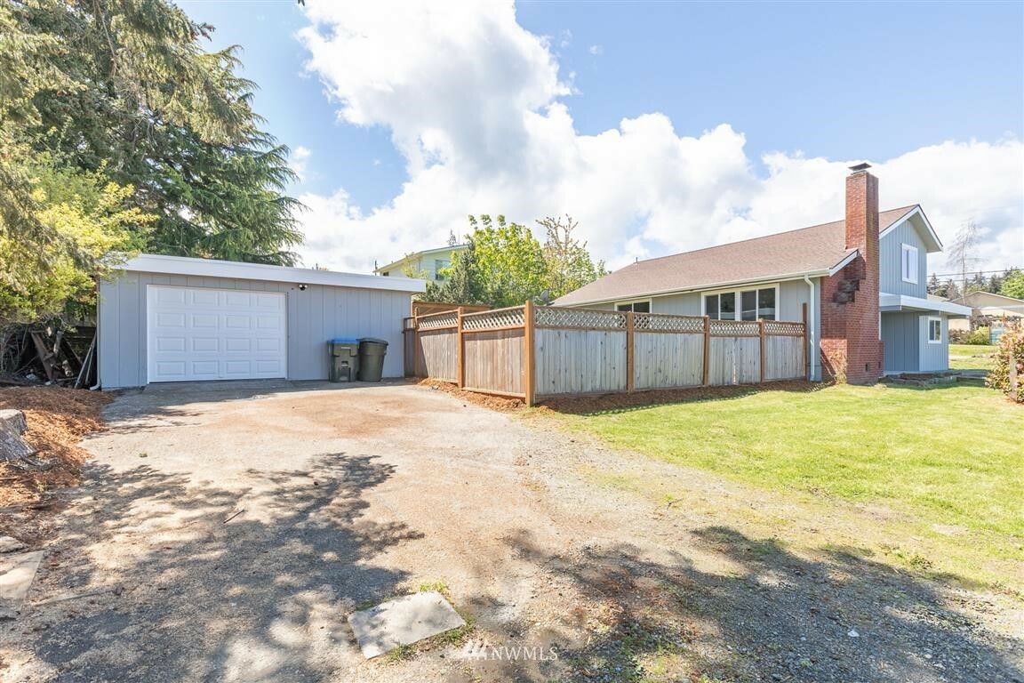 Property Photo:  332 E Viewcrest Avenue  WA 98362 