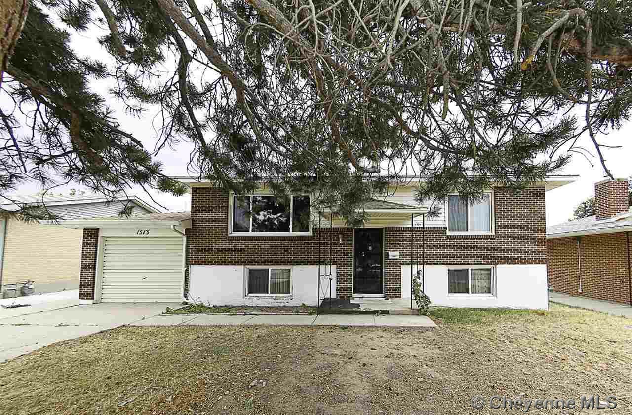 Property Photo:  1513 Monroe Ave  WY 82001 