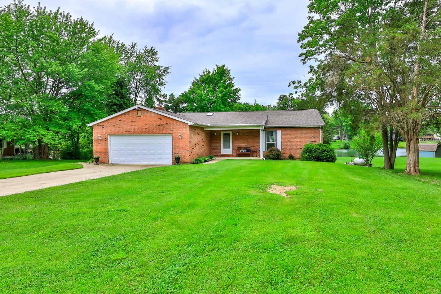 Property Photo:  1120 Stuttgart Dr  OH 45118 