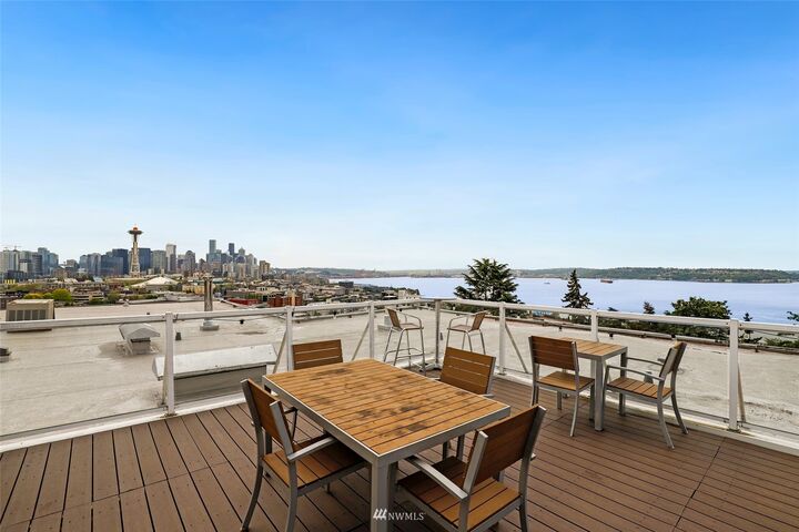 Property Photo: 530 W Olympic Place 308 WA 98119