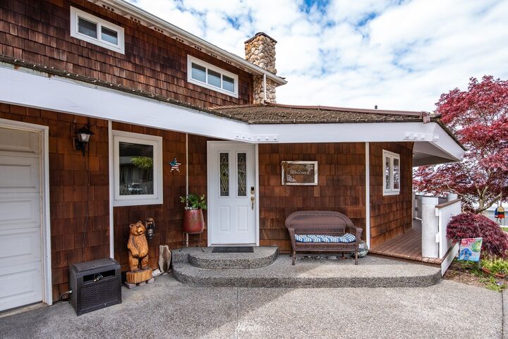 Property Photo:  6926 Holeman Avenue  WA 98230 