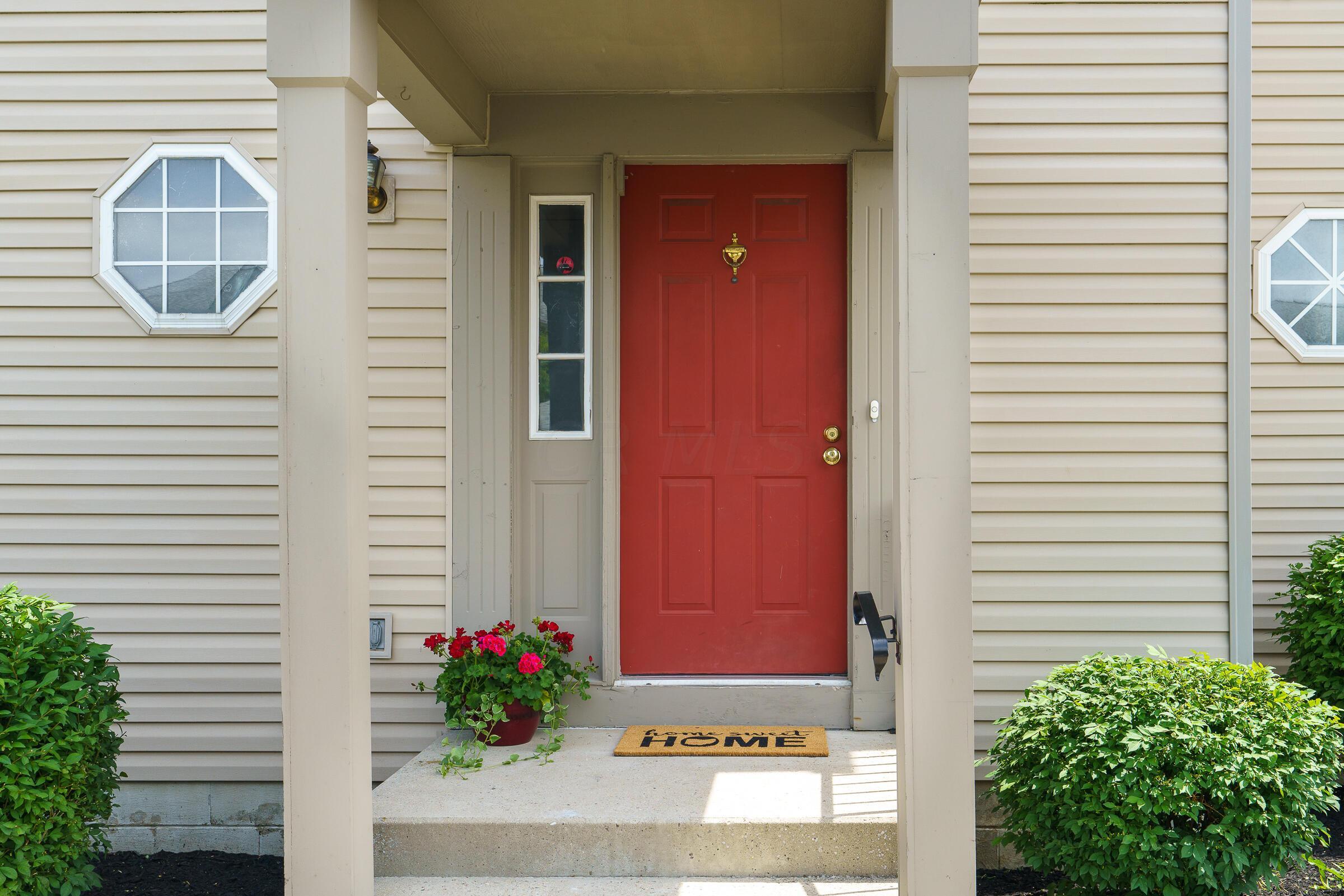 Property Photo:  1992 Camino Lane  OH 43026 