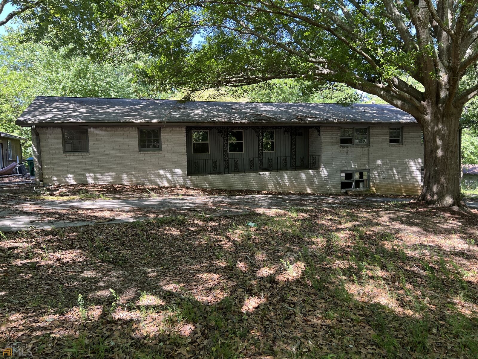 Property Photo:  2083 Parkwood Road  GA 30078 