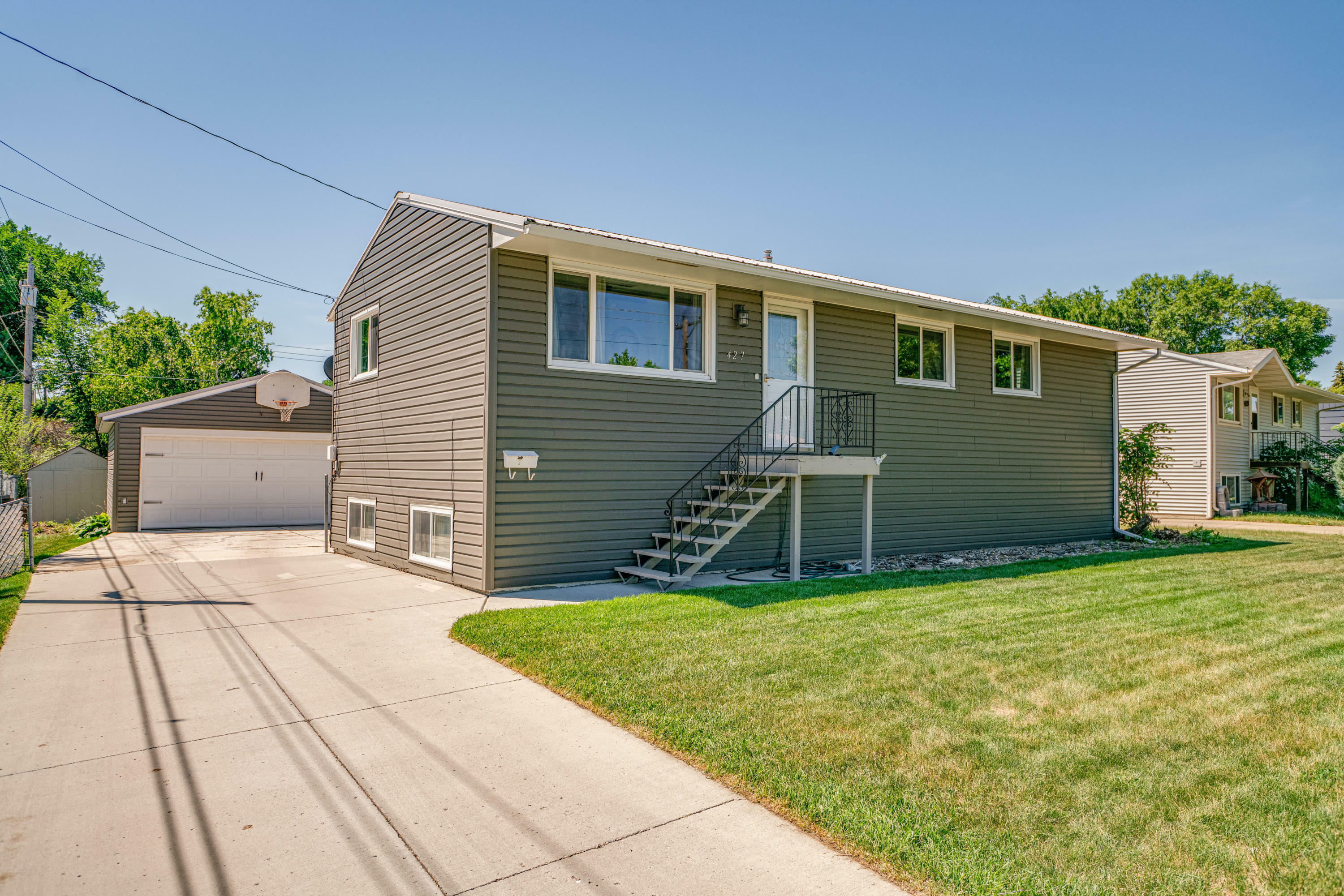 Property Photo:  427 Capitol Avenue  ND 58501 