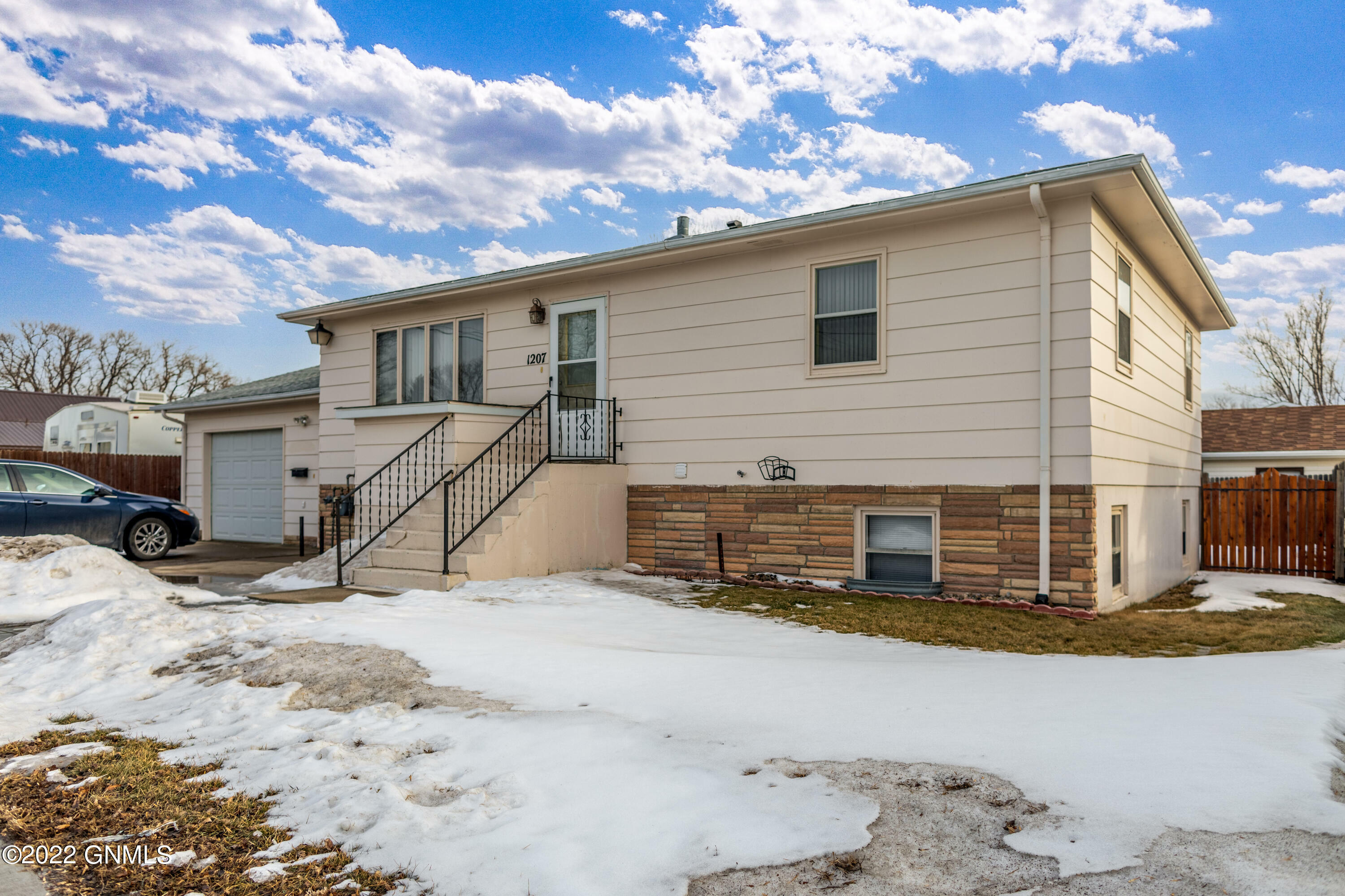 Property Photo:  1207 Ingals Avenue  ND 58504 