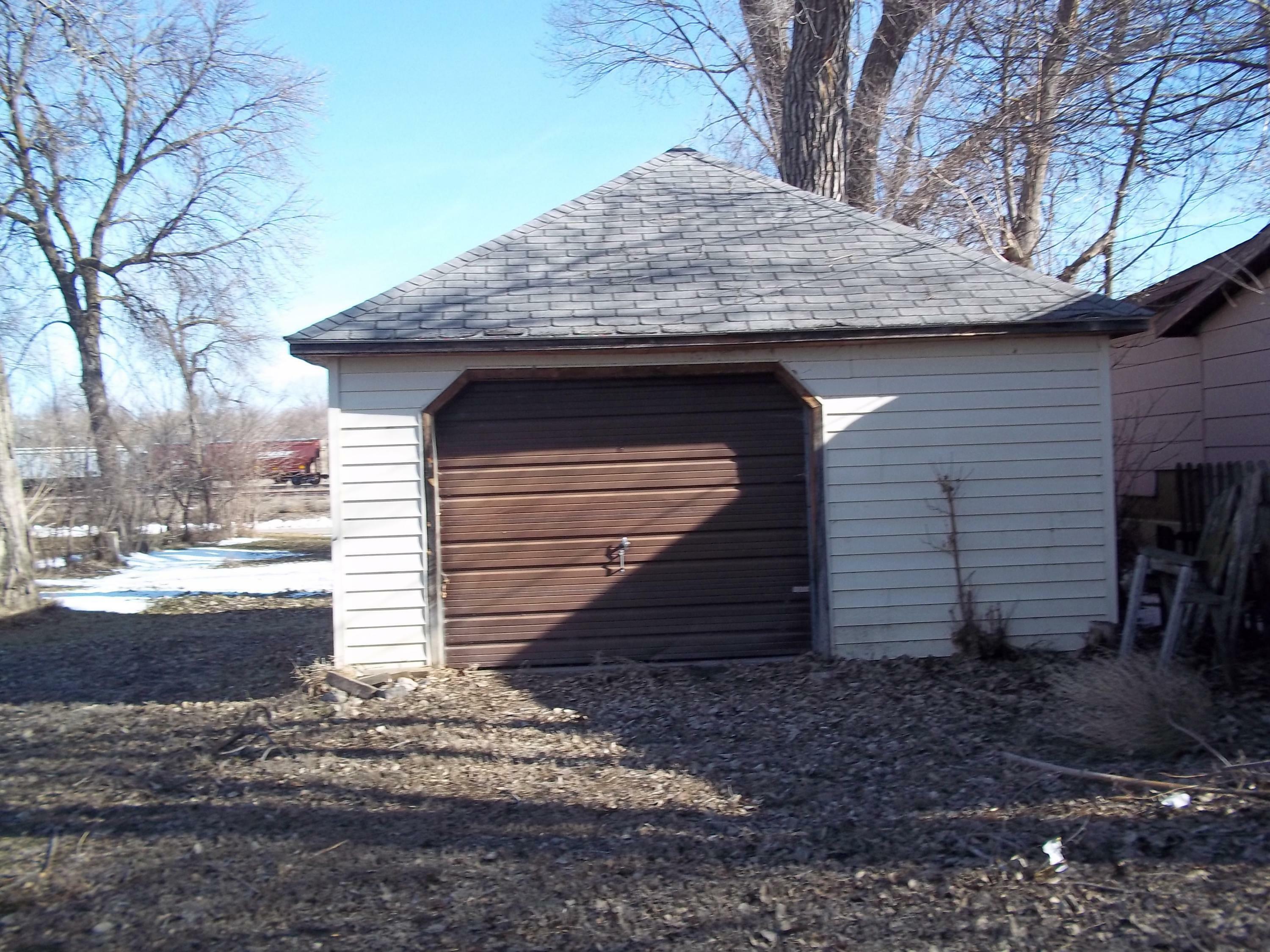 Property Photo:  643 1st Street W  ND 58104 