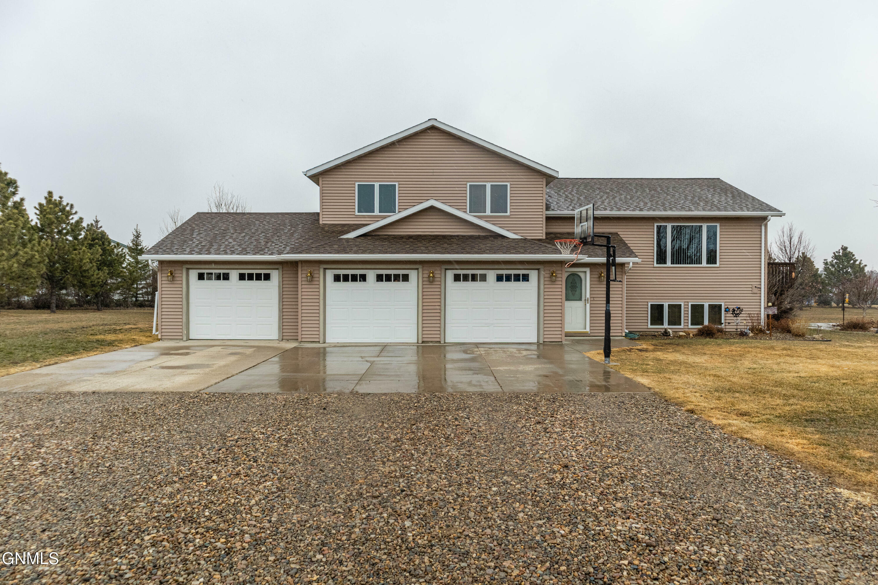 Property Photo:  6711 Aleutian Drive  ND 58503 