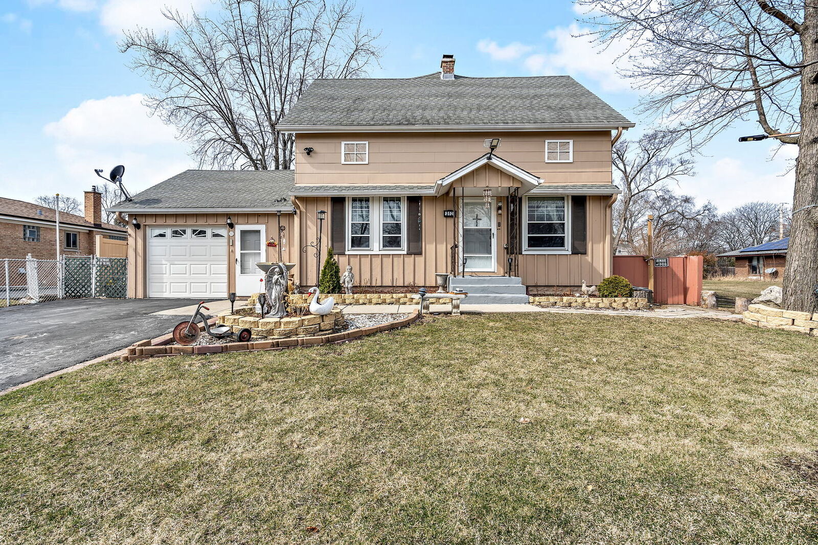 Property Photo: 312 Spruce Avenue IL 60106