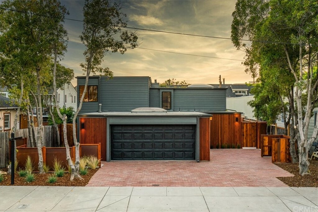 Property Photo:  1441 Nipomo Street  CA 93401 