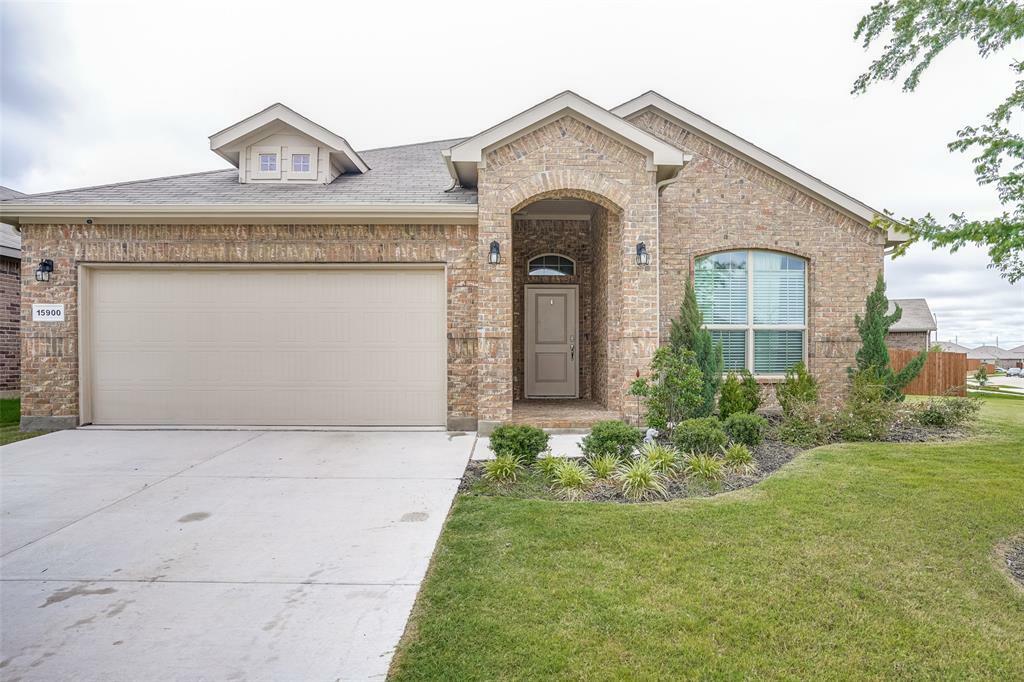 Property Photo: 15900 Tottenhall Pass TX 76247