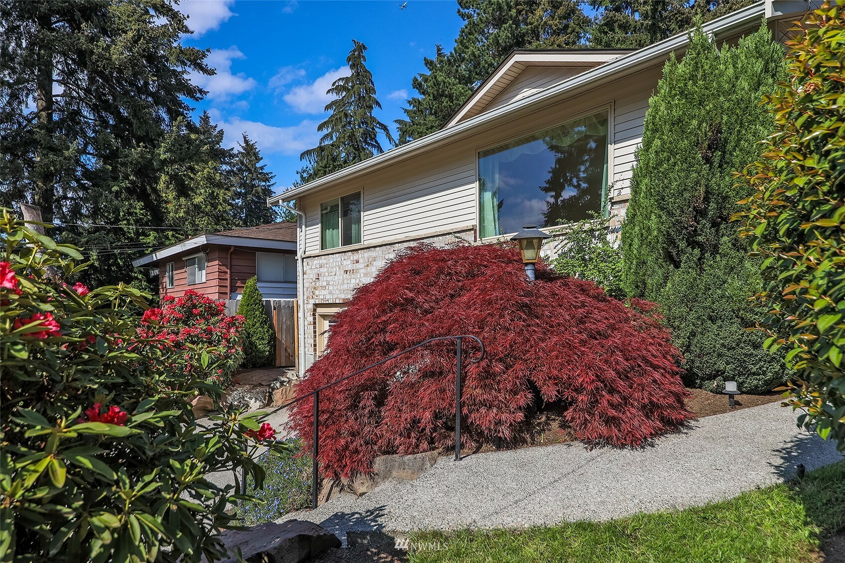 Property Photo:  8552 Burke Avenue N  WA 98103 