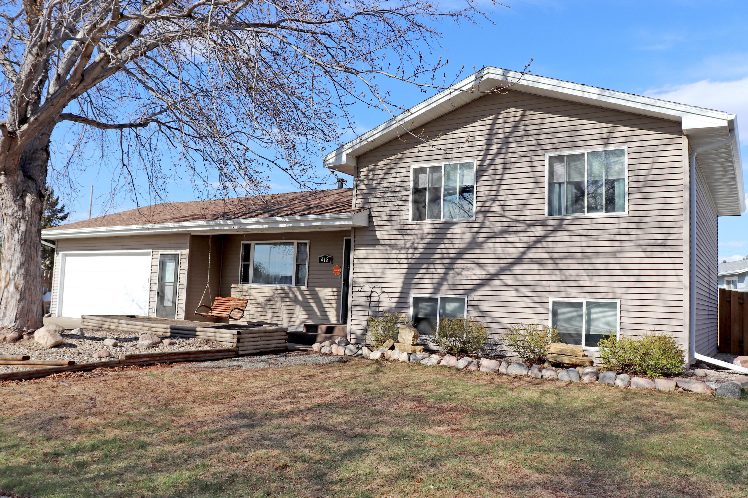 Property Photo:  418 Lansing Lane  ND 58504 