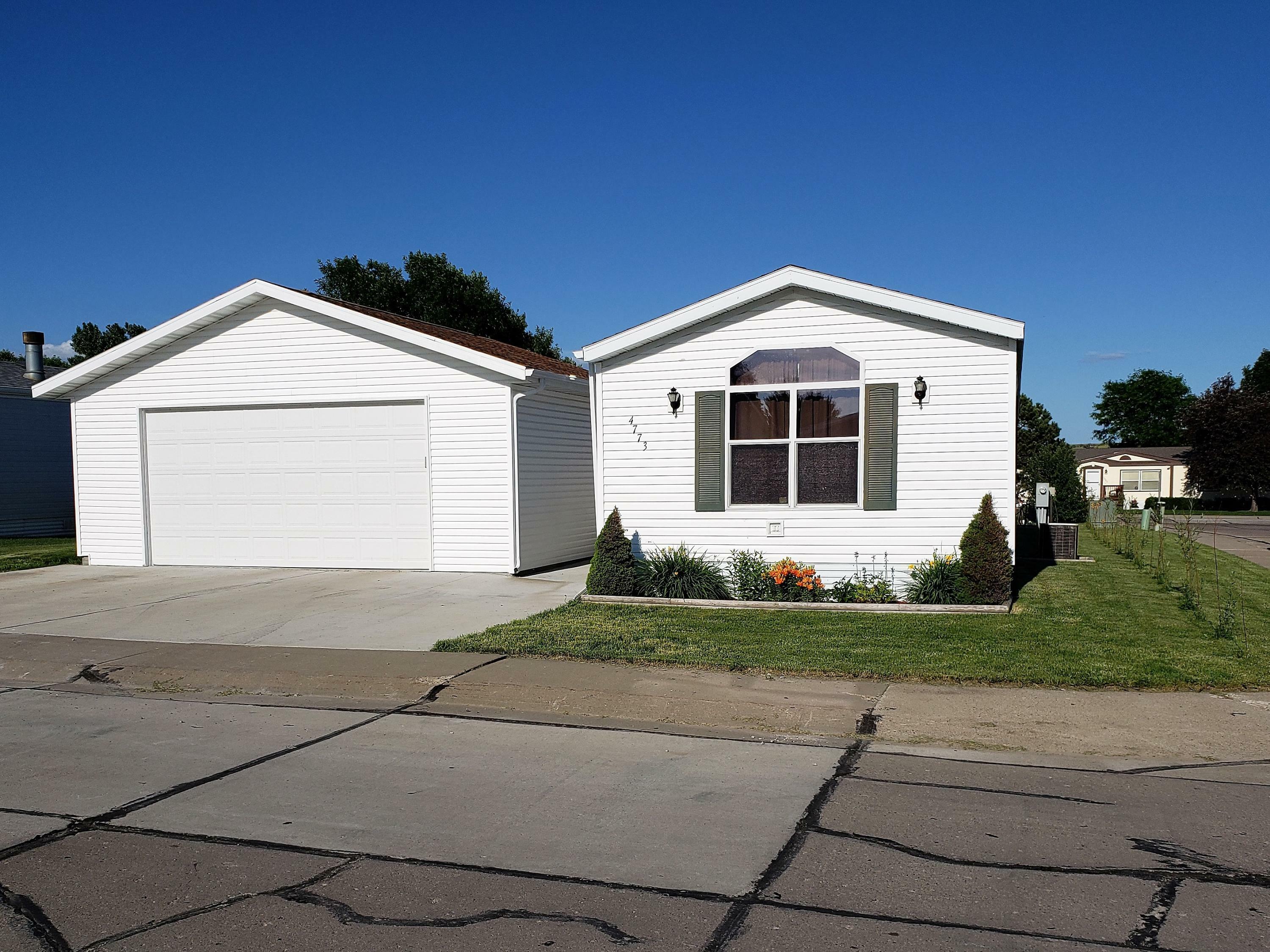 Property Photo:  4773 British Drive  ND 58503 